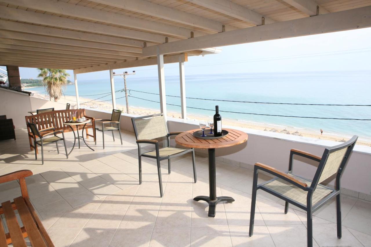 Atlon Hotel Paralia Vrachou Exterior foto