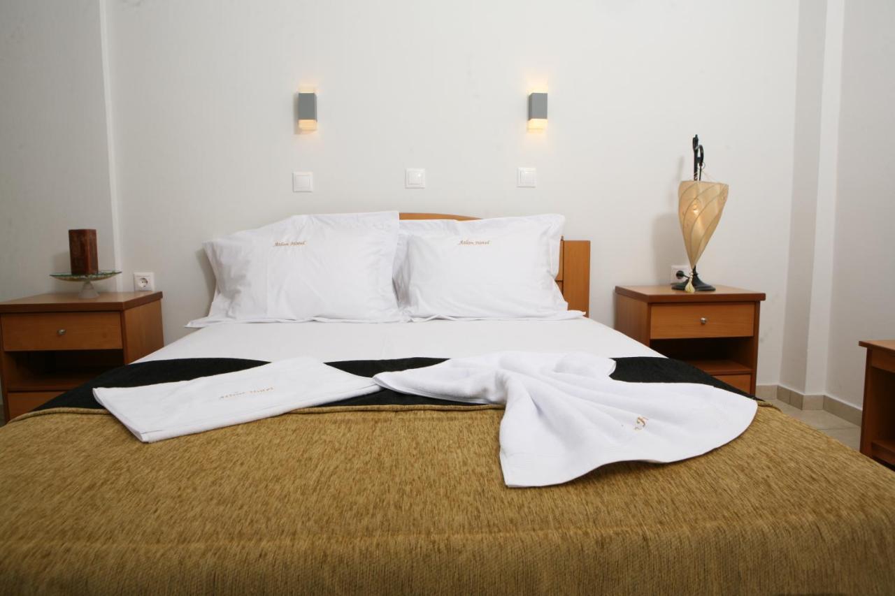 Atlon Hotel Paralia Vrachou Quarto foto